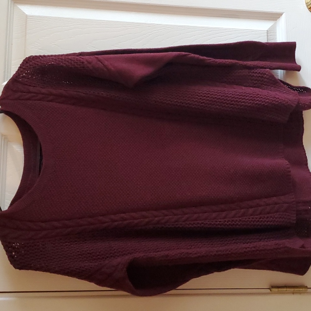 American Eagle women's medium knit sweater, burgundy
